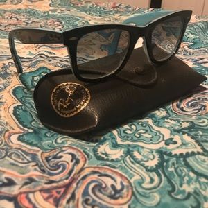 Ray-Ban Wayfarer Unisex Sunglasses